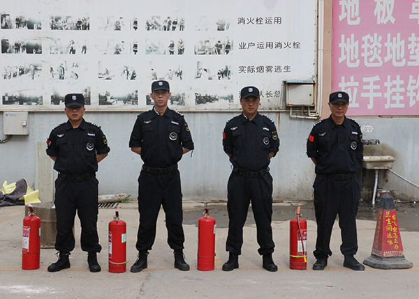 淺聊濟(jì)南保安在穿著方面的三個(gè)要求.jpg 濟(jì)南保安公司.jpg